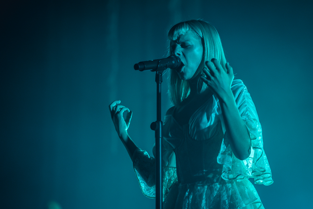 Aurora @ Vorst Nationaal, picture 2, photographed by Jelle Meersschaut - FrontView Magazine