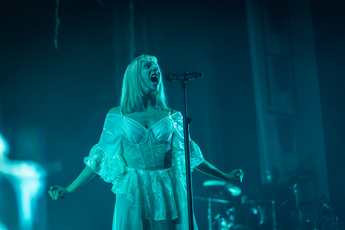 Aurora @ Vorst Nationaal, picture 4, photographed by Jelle Meersschaut - FrontView Magazine