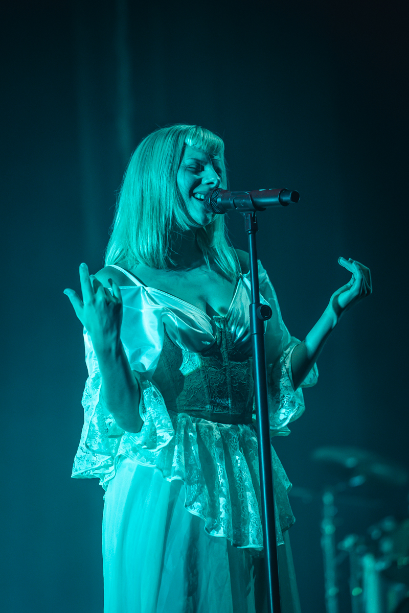 Aurora @ Vorst Nationaal, picture 5, photographed by Jelle Meersschaut - FrontView Magazine