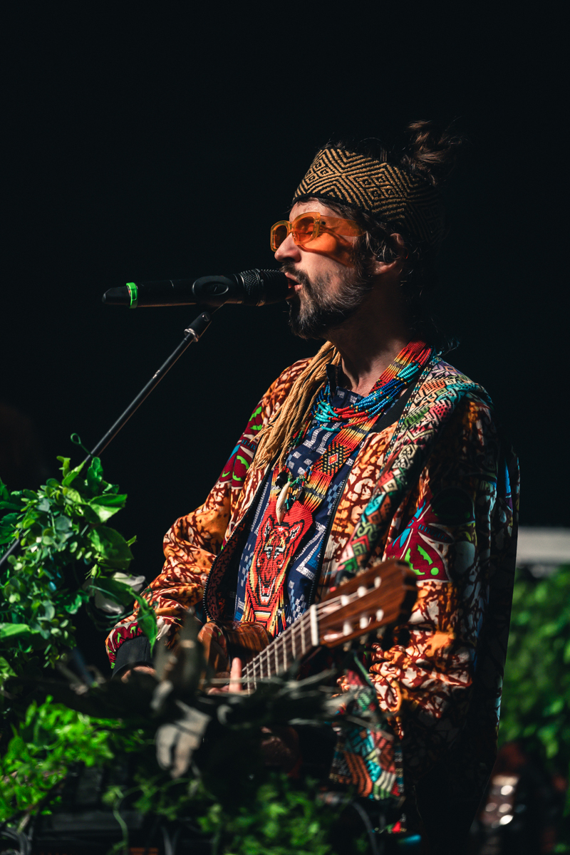 Crystal Fighters @ La Madeleine, picture 10, photographed by Jelle Meersschaut - FrontView Magazine