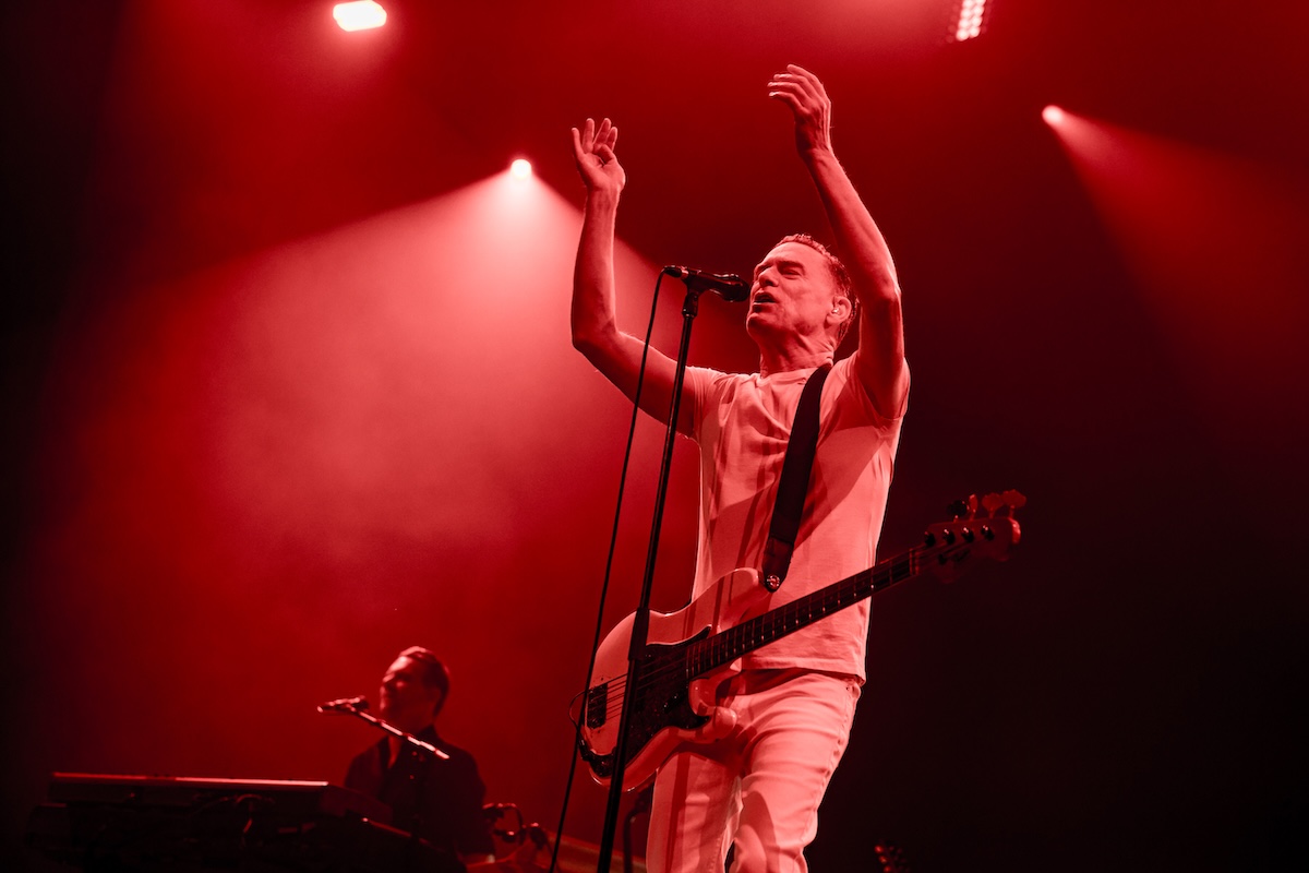 Bryan Adams @ Vorst Nationaal, picture 1, photographed by Dorien Goetschalckx - FrontView Magazine