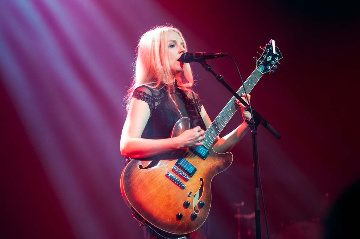 Sylvaine @ Ancienne Belgique, picture 3, photographed by Jurgen Van De Maele - FrontView Magazine