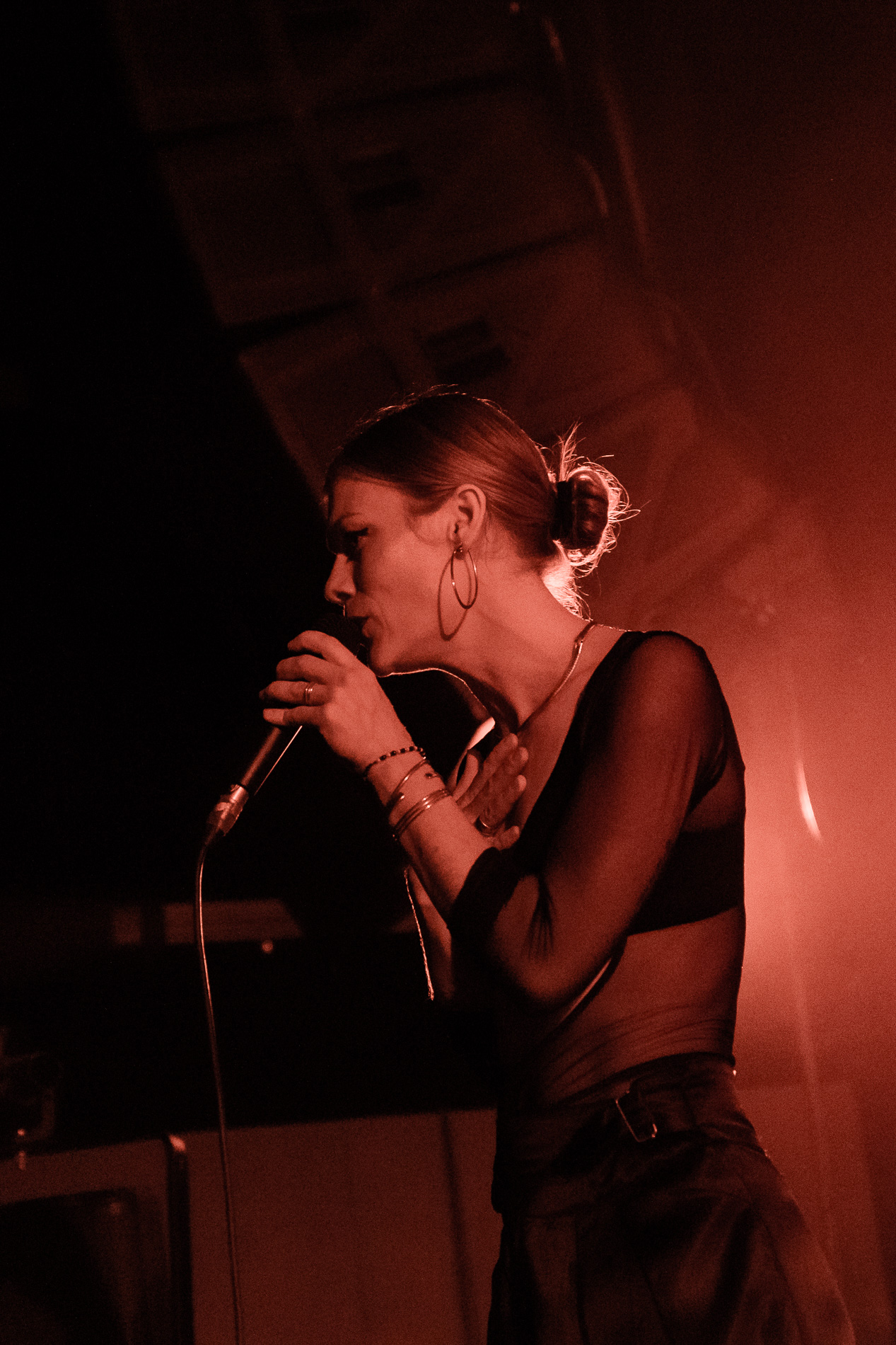 Trixie Whitley @ Het Depot, picture 14, photographed by Jürgen Bruynooghe - FrontView Magazine