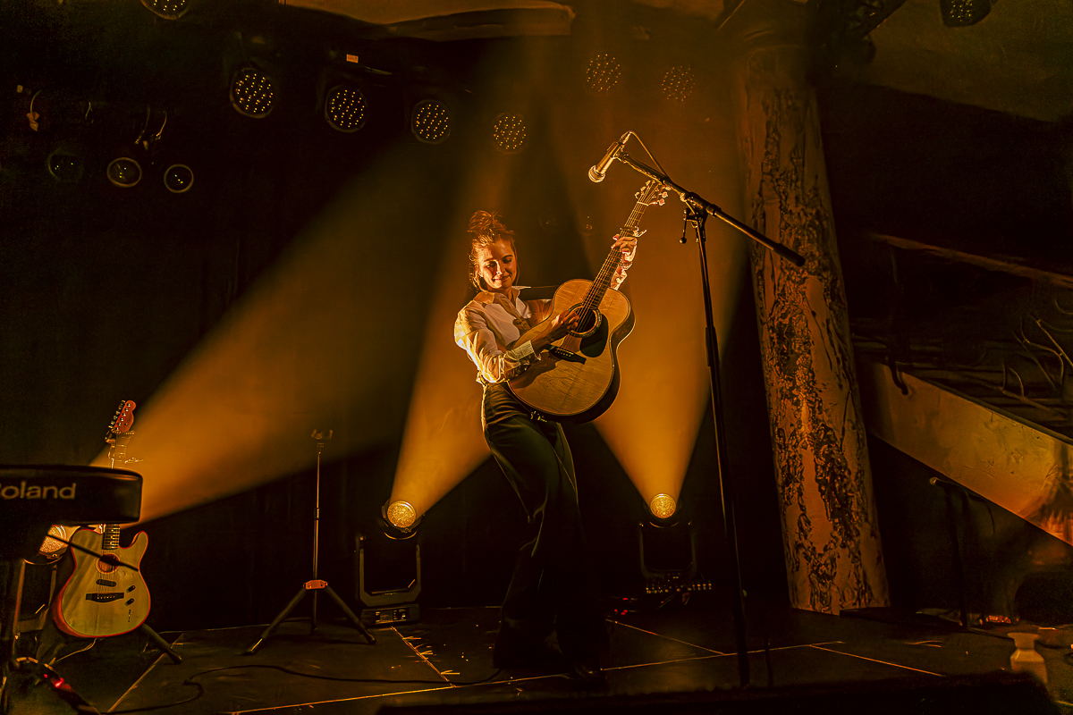 Emmy d'Arc @ De Roma, foto 10, foto's door Peter Smet - FrontView Magazine