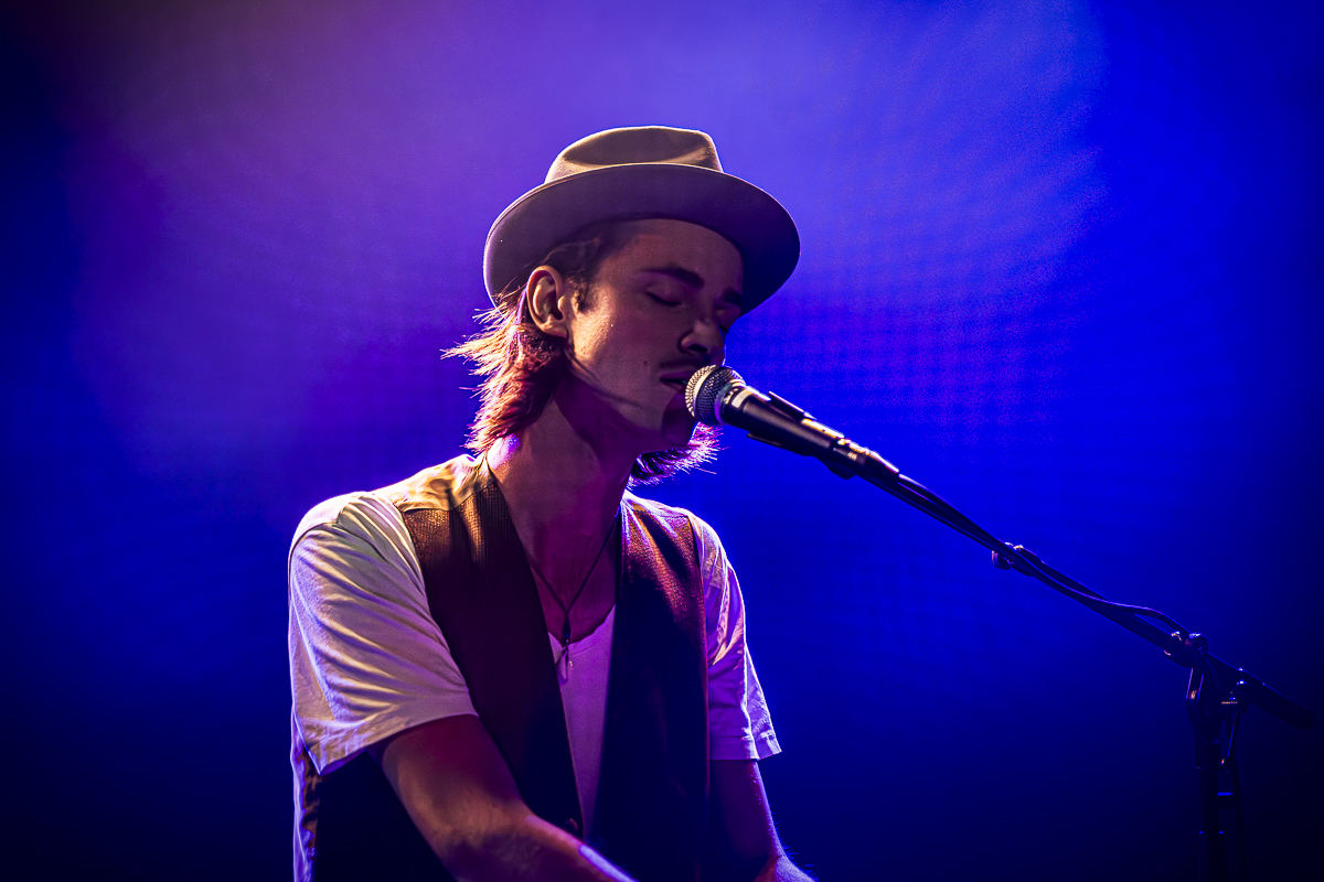 Iskander Moon @ De Roma, picture 2, photographed by Peter Smet - FrontView Magazine