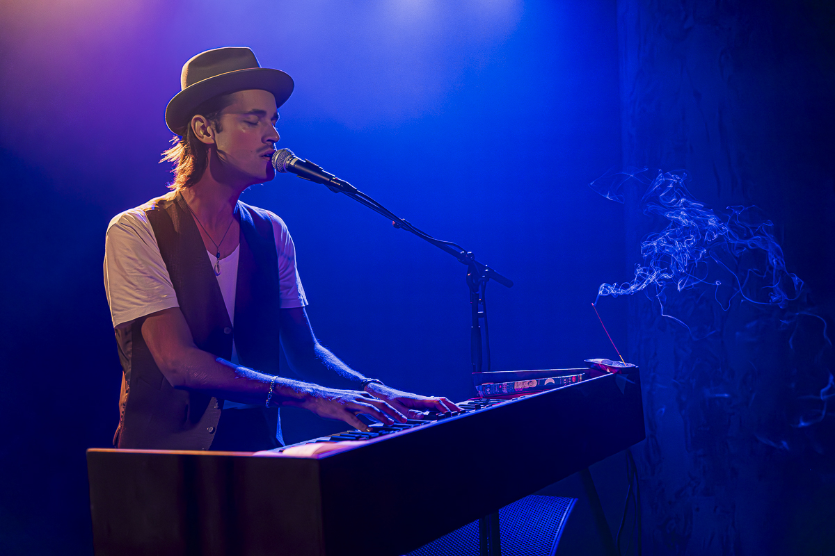 Iskander Moon @ De Roma, picture 3, photographed by Peter Smet - FrontView Magazine
