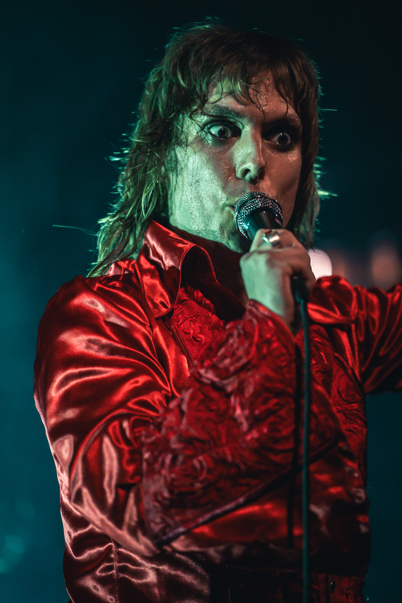 The Struts @ La Madeleine, picture 6, photographed by Jelle Meersschaut - FrontView Magazine
