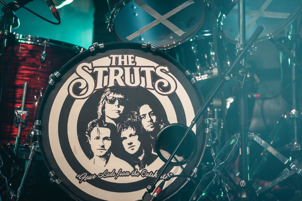 The Struts @ La Madeleine, picture 7, photographed by Jelle Meersschaut - FrontView Magazine