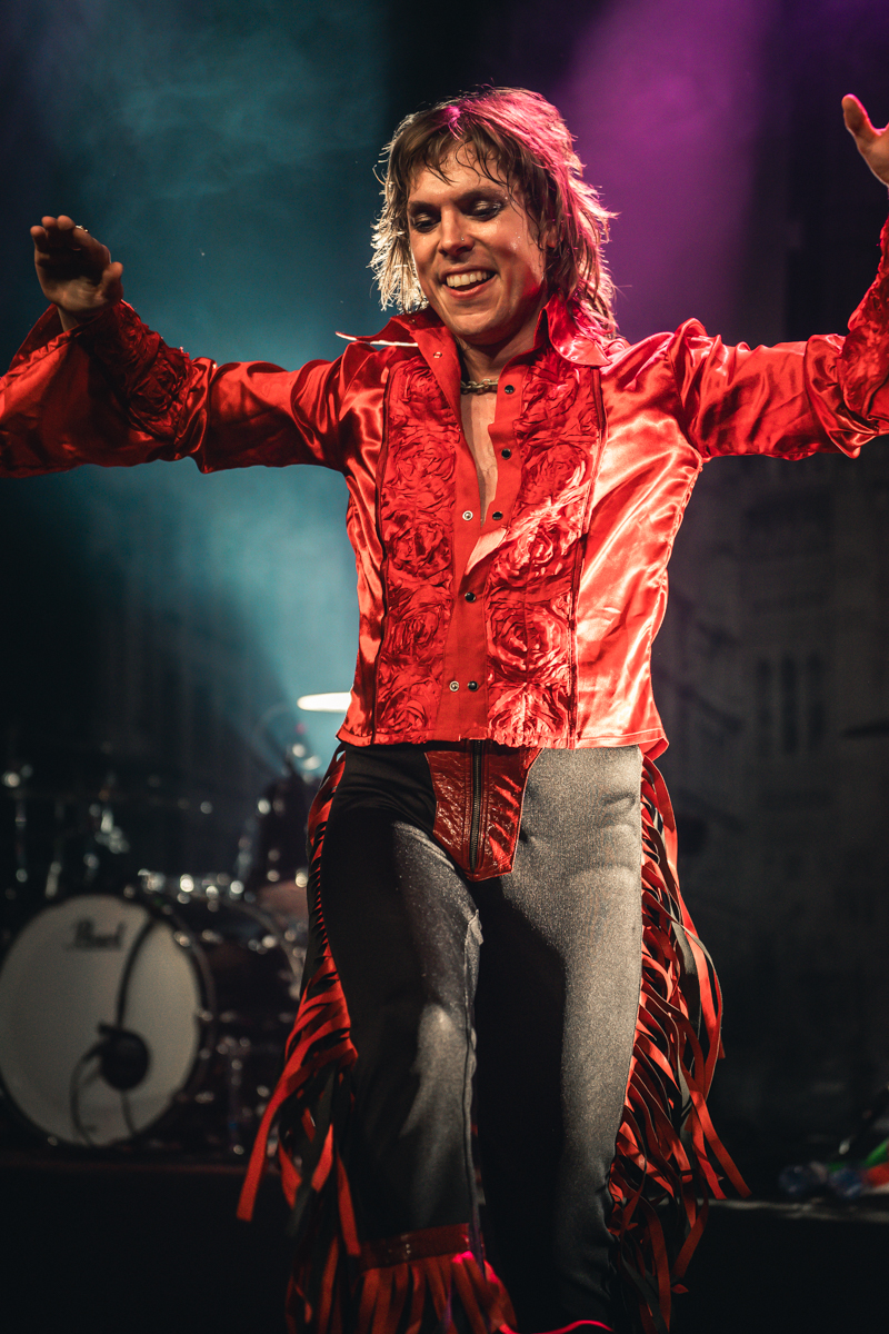 The Struts @ La Madeleine, picture 8, photographed by Jelle Meersschaut - FrontView Magazine