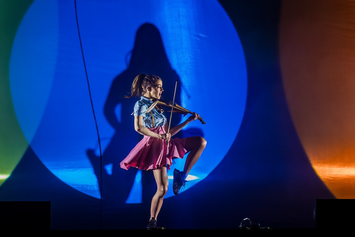 Lindsey Stirling @ Vorst Nationaal, picture 11, photographed by Dorien Goetschalckx - FrontView Magazine
