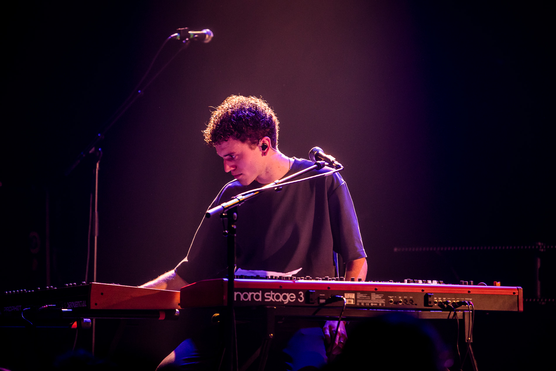 Rosann @ Het Depot, picture 1, photographed by Jürgen Bruynooghe - FrontView Magazine