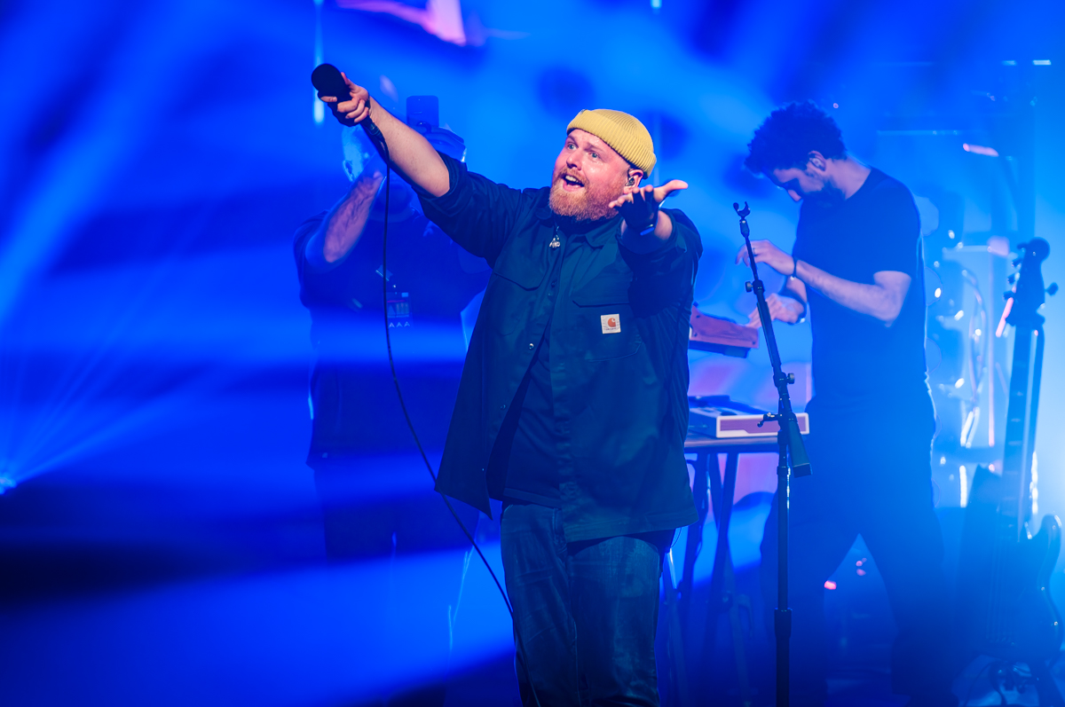 Tom Walker @ Ancienne Belgique, picture 7, photographed by Jurgen Van De Maele - FrontView Magazine