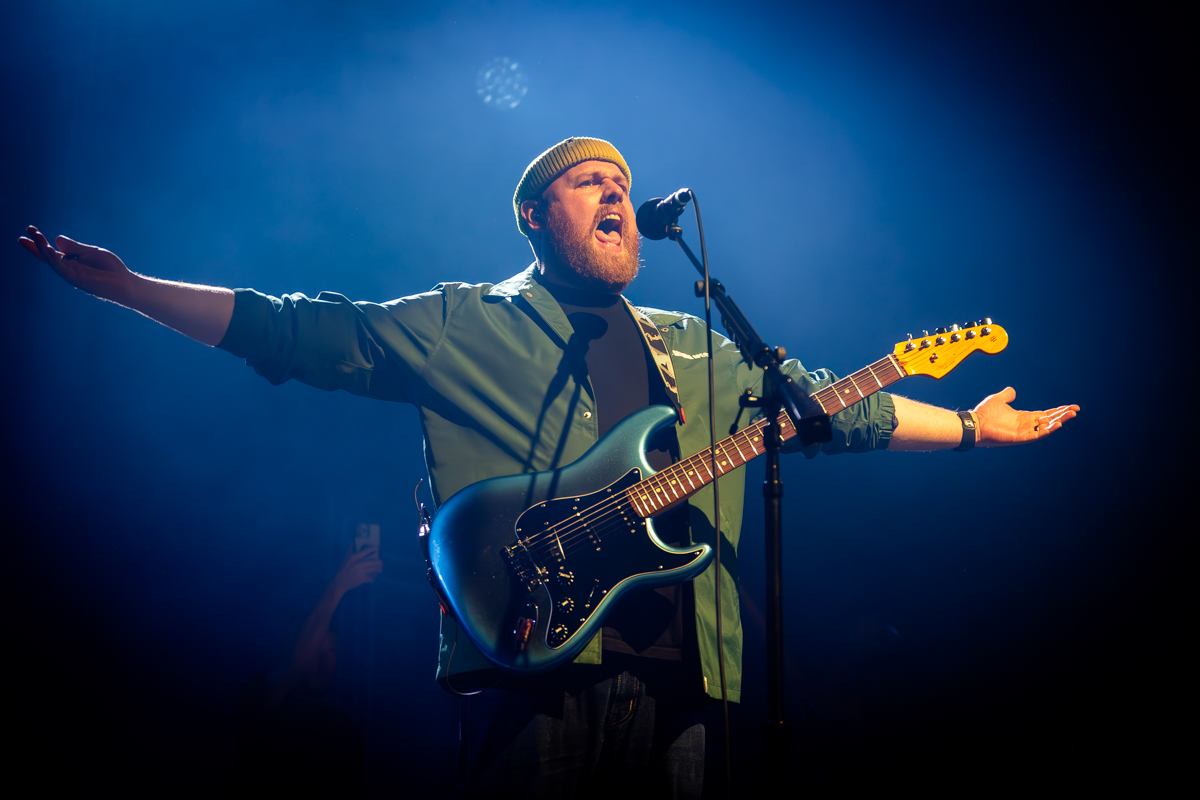 Tom Walker @ Ancienne Belgique, picture 15, photographed by Jurgen Van De Maele - FrontView Magazine