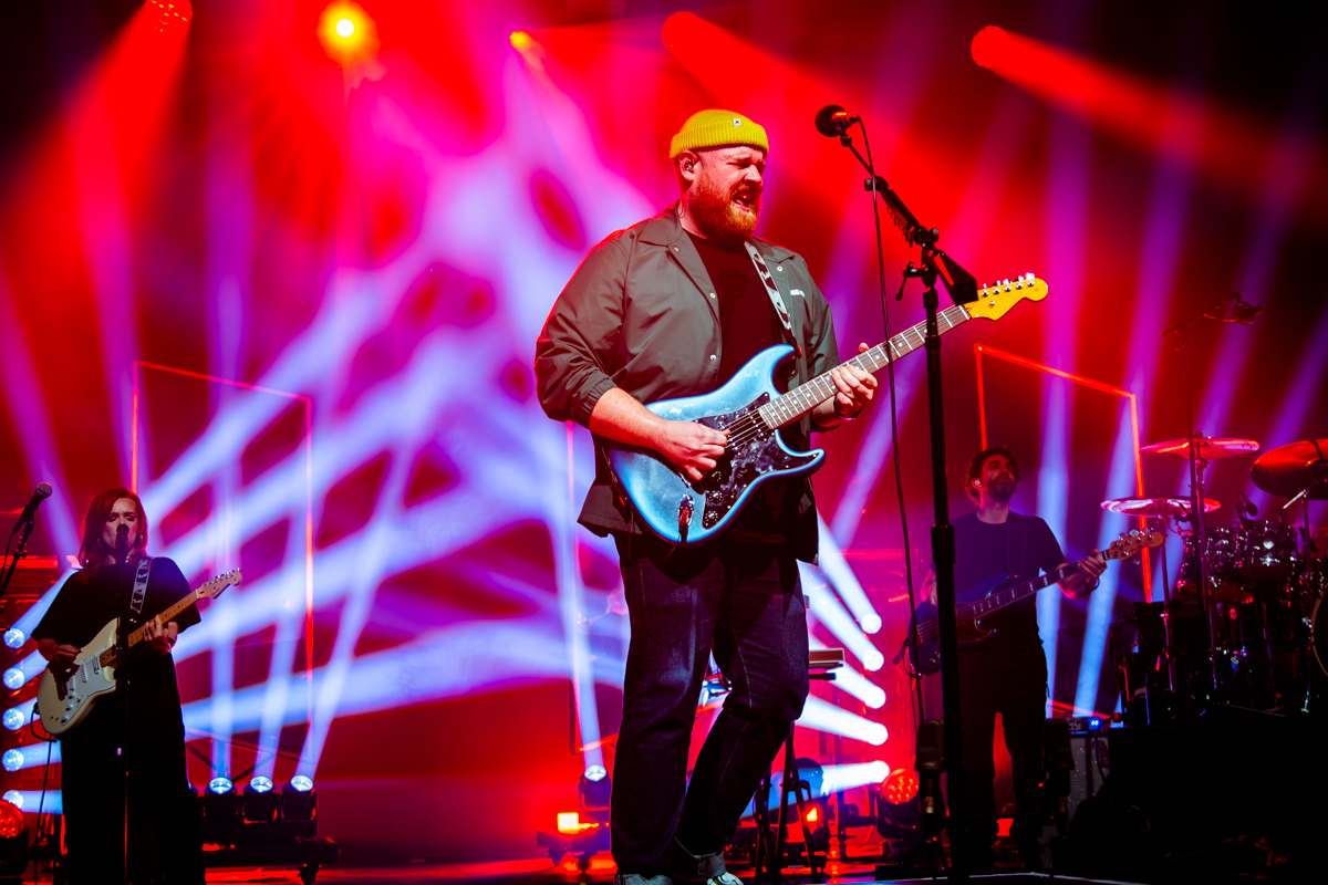 Tom Walker @ Ancienne Belgique, picture 21, photographed by Jurgen Van De Maele - FrontView Magazine