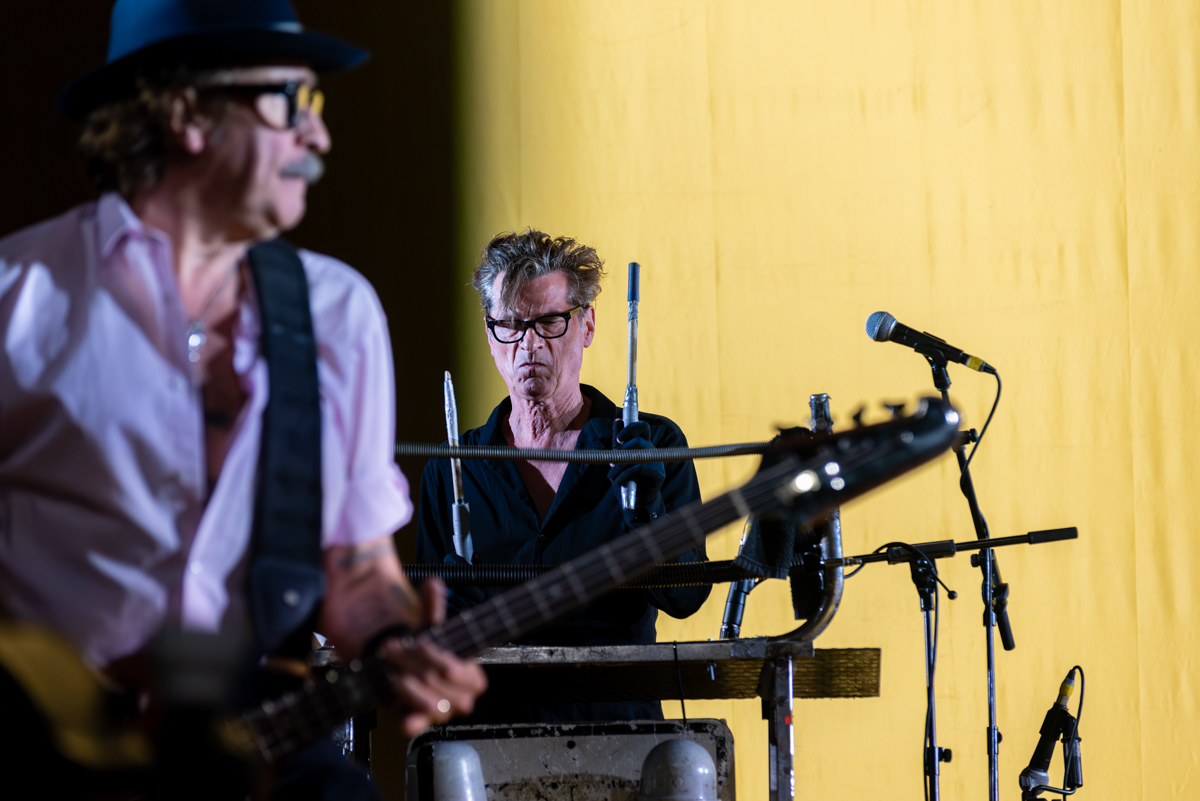 Einstürzende Neubauten @ De Roma, picture 2, photographed by Bart Janssens - FrontView Magazine