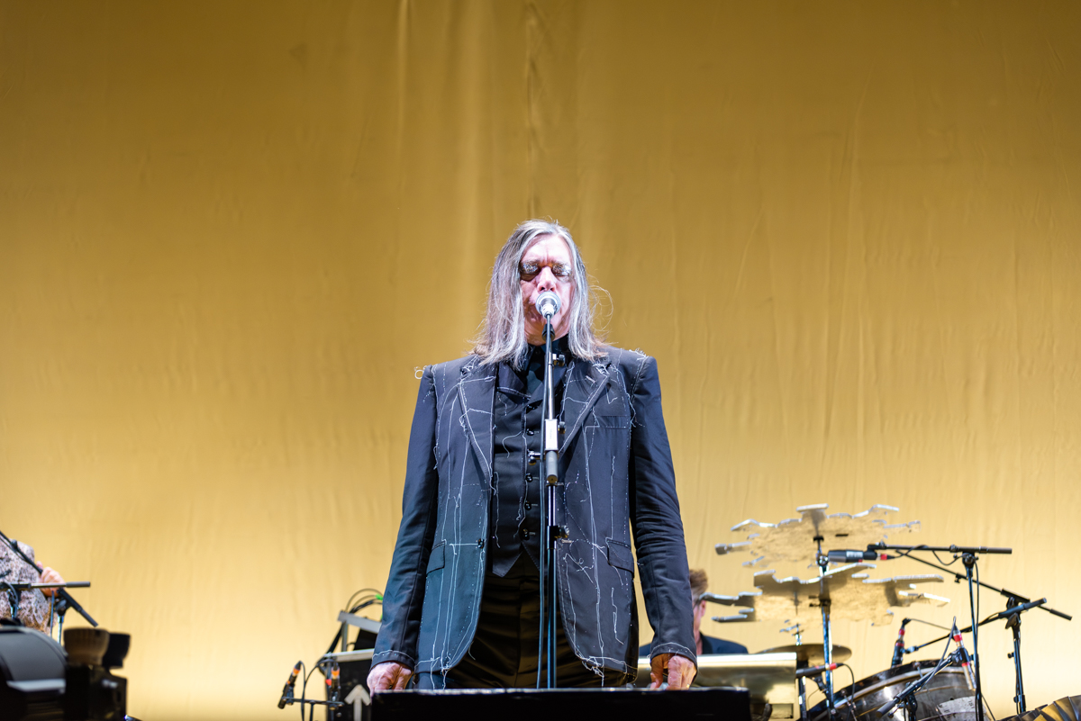 Einstürzende Neubauten @ De Roma, picture 3, photographed by Bart Janssens - FrontView Magazine
