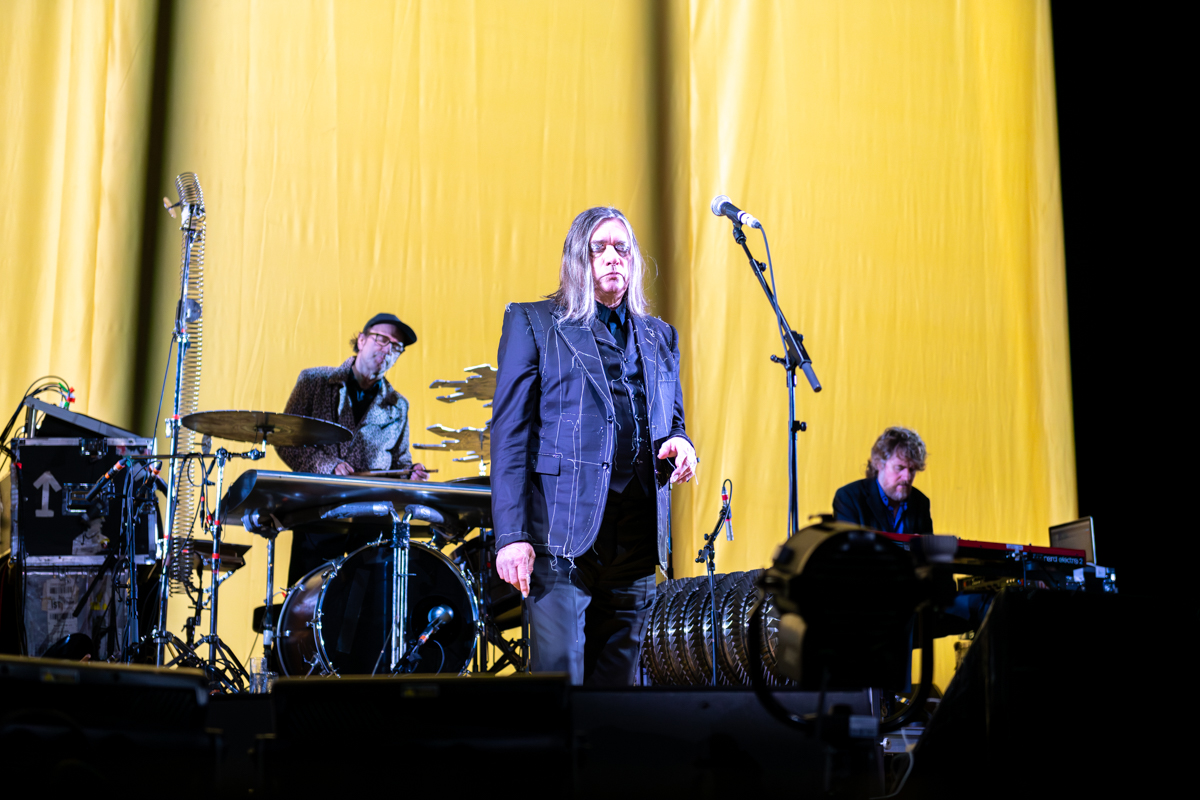 Einstürzende Neubauten @ De Roma, picture 6, photographed by Bart Janssens - FrontView Magazine