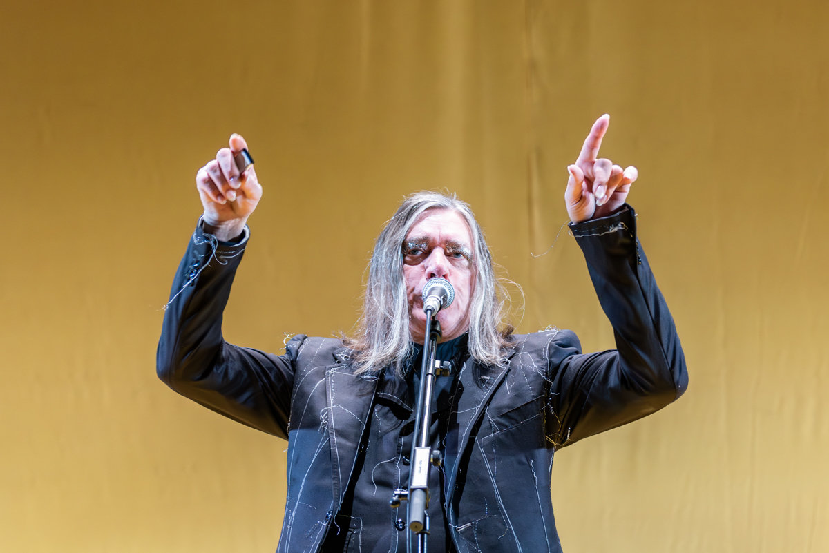 Einstürzende Neubauten @ De Roma, picture 8, photographed by Bart Janssens - FrontView Magazine
