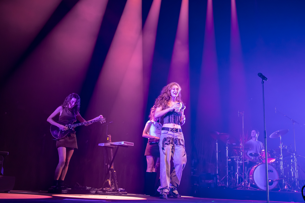Froukje @ Lotto Arena, picture 15, photographed by dirk janssens - FrontView Magazine