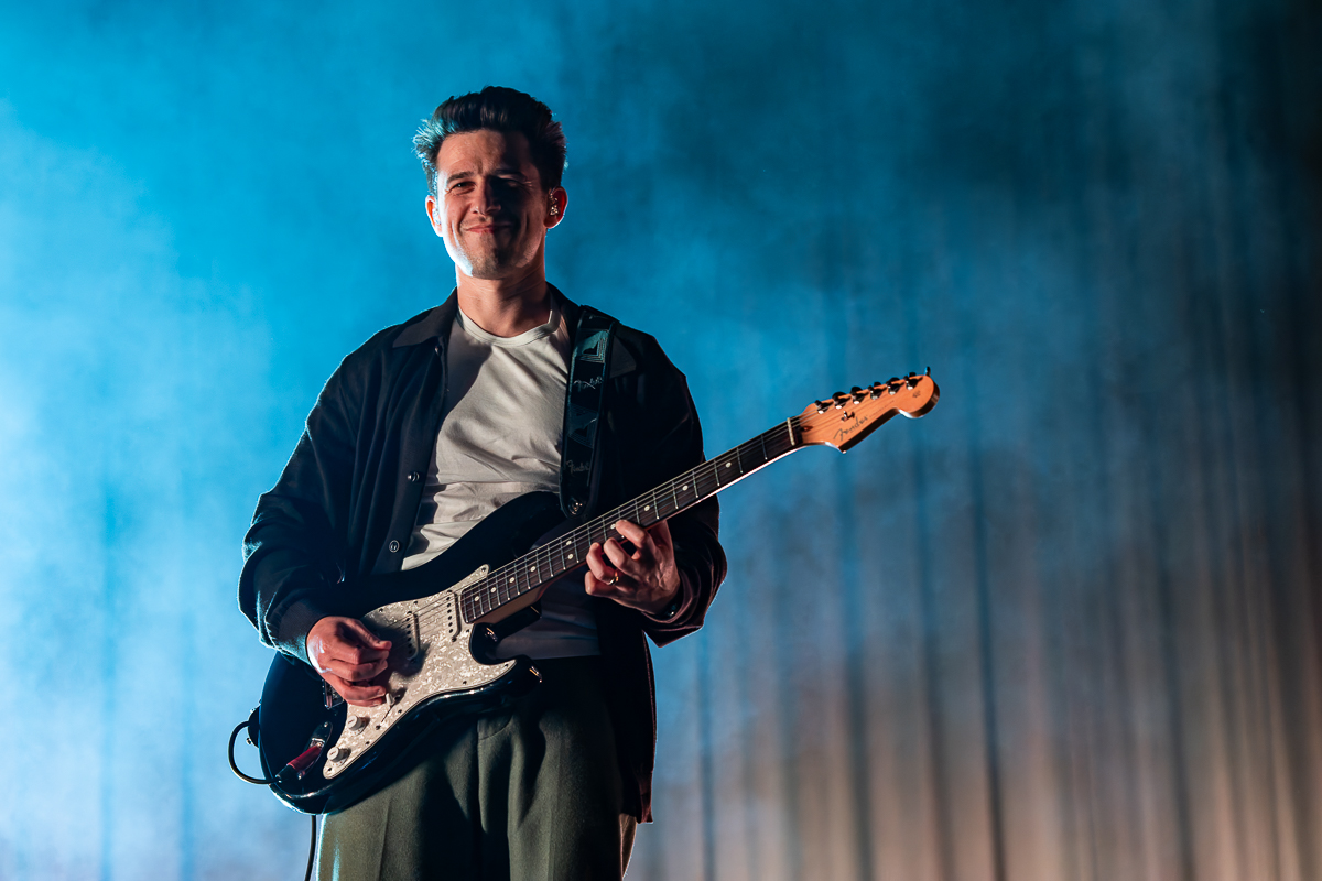 London Grammar @ Vorst Nationaal, picture 3, photographed by David Johnson - FrontView Magazine