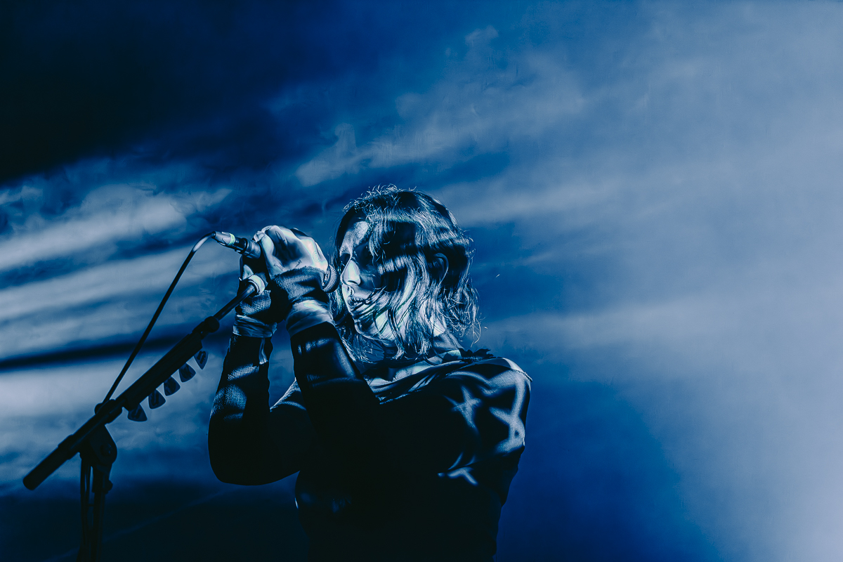 Chelsea Wolfe @ Trix, picture 1, photographed by Peter Smet - FrontView Magazine