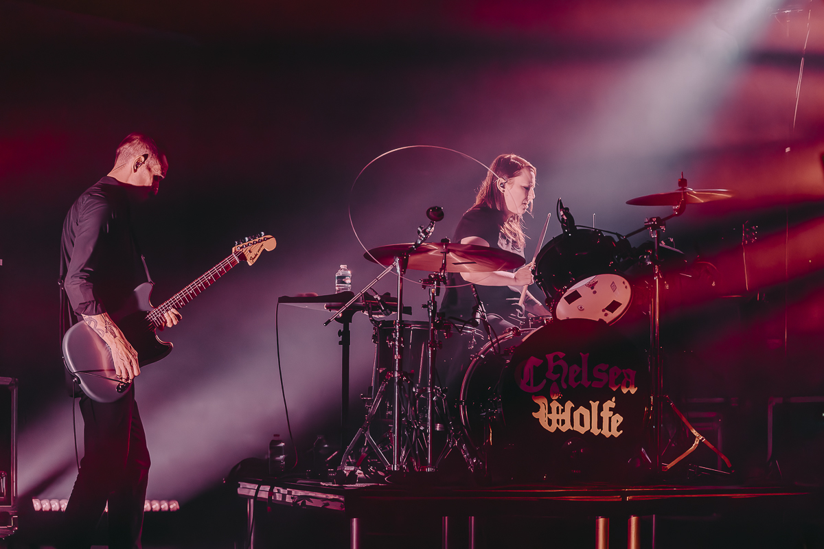 Chelsea Wolfe @ Trix, picture 11, photographed by Peter Smet - FrontView Magazine