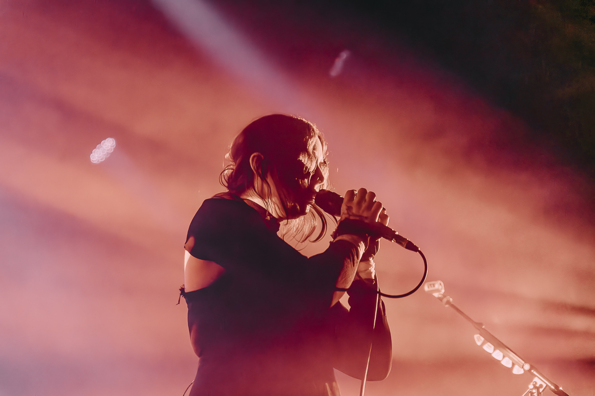 Chelsea Wolfe @ Trix, picture 12, photographed by Peter Smet - FrontView Magazine