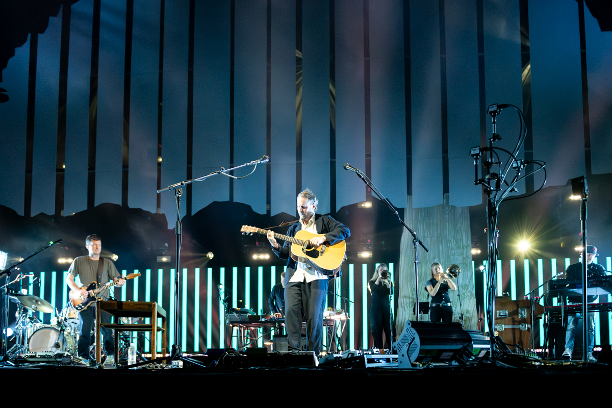 Ben Howard @ Vorst Nationaal, picture 3, photographed by Bart Janssens - FrontView Magazine