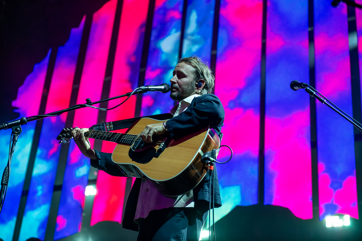 Ben Howard @ Vorst Nationaal, picture 10, photographed by Bart Janssens - FrontView Magazine