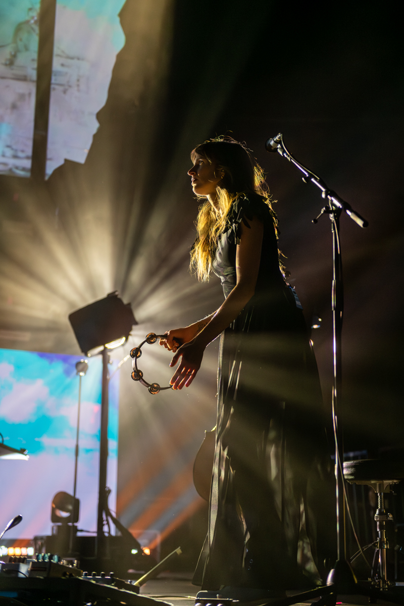 Ben Howard @ Vorst Nationaal, picture 17, photographed by Bart Janssens - FrontView Magazine