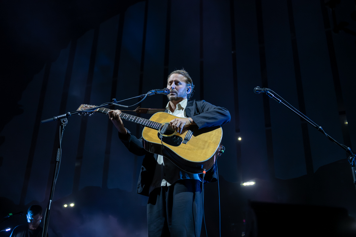 Ben Howard @ Vorst Nationaal, picture 19, photographed by Bart Janssens - FrontView Magazine