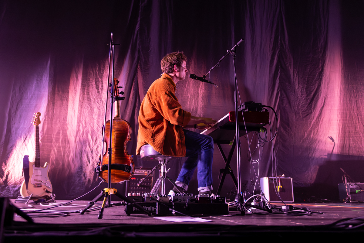 Bess Atwell @ Vorst Nationaal, picture 14, photographed by Bart Janssens - FrontView Magazine