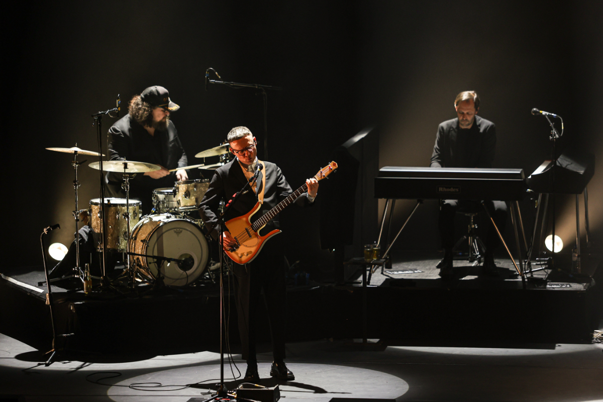 Hooverphonic and Strings Hooverphonic @ Muziekgebouw Eindhoven, picture 10, photographed by Kitty van de Waart - FrontView Magazine