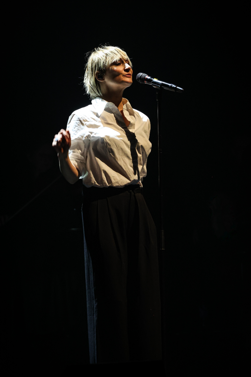 Hooverphonic and Strings Hooverphonic @ Muziekgebouw Eindhoven, picture 11, photographed by Kitty van de Waart - FrontView Magazine