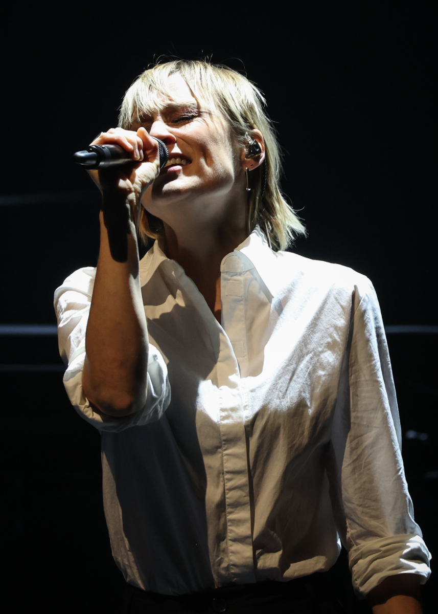 Hooverphonic and Strings Hooverphonic @ Muziekgebouw Eindhoven, picture 16, photographed by Kitty van de Waart - FrontView Magazine