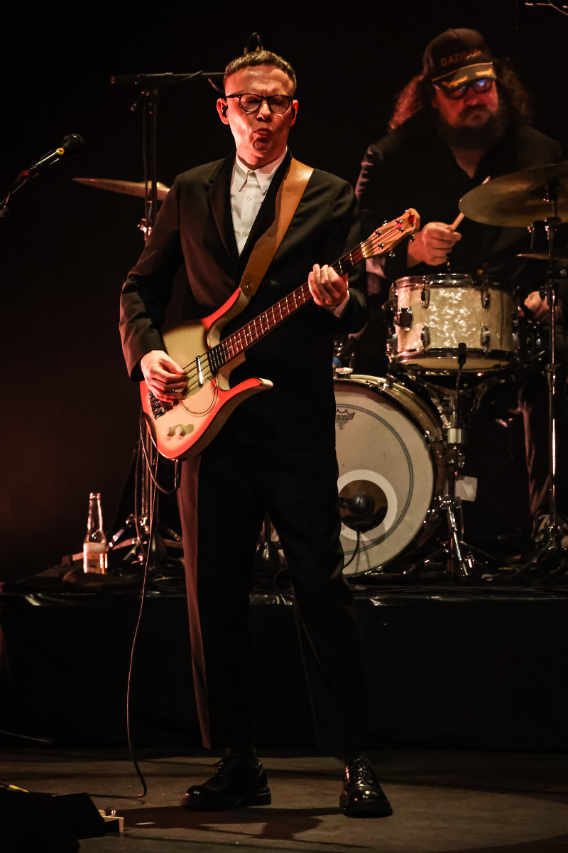 Hooverphonic and Strings Hooverphonic @ Muziekgebouw Eindhoven, picture 23, photographed by Kitty van de Waart - FrontView Magazine