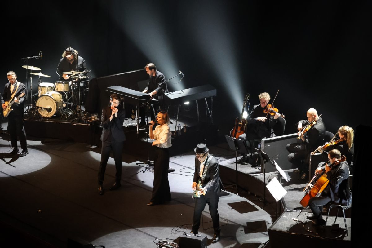 Hooverphonic and Strings Hooverphonic @ Muziekgebouw Eindhoven, picture 30, photographed by Kitty van de Waart - FrontView Magazine