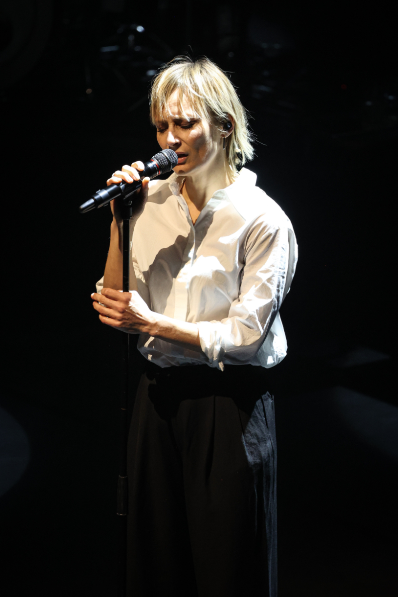 Hooverphonic and Strings Hooverphonic @ Muziekgebouw Eindhoven, picture 35, photographed by Kitty van de Waart - FrontView Magazine
