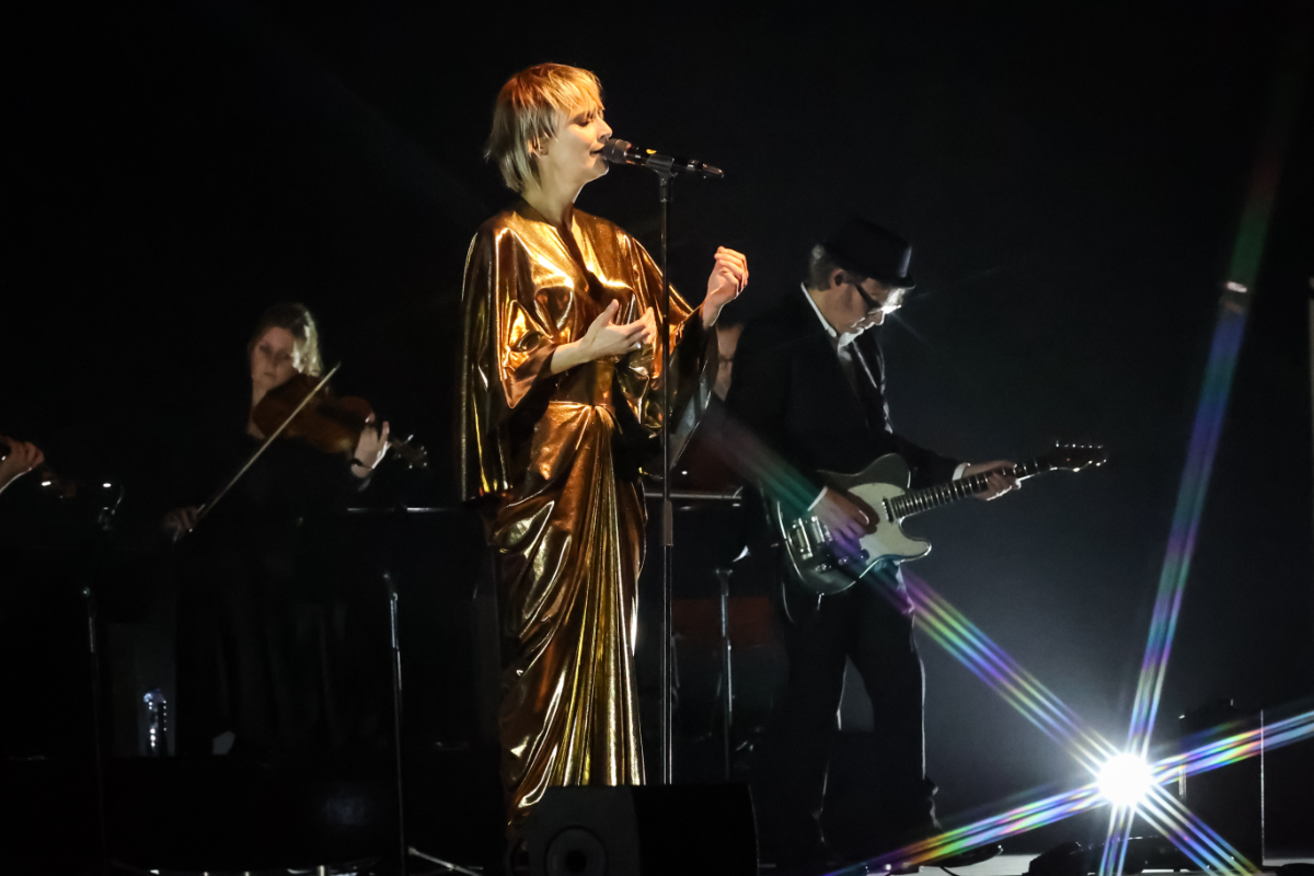 Hooverphonic and Strings Hooverphonic @ Muziekgebouw Eindhoven, picture 46, photographed by Kitty van de Waart - FrontView Magazine