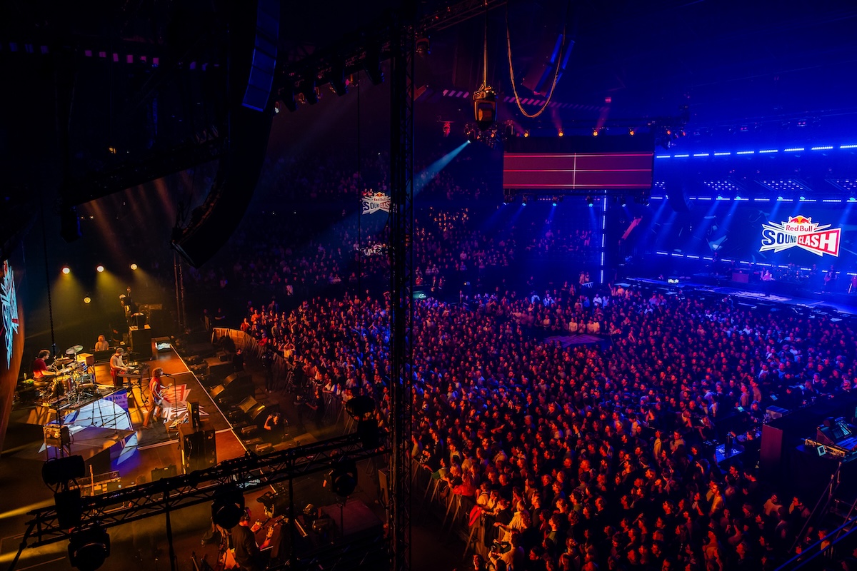 Red Bull Soundclash - blackwave. vs Compact Disk Dummies @ Lotto Arena, foto 23, foto's door Dorien Goetschalckx - FrontView Magazine