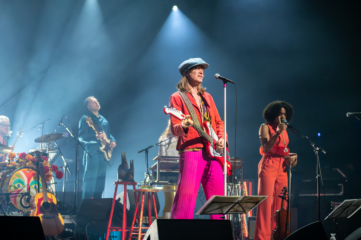 Stef Kamil Carlens & The Swoon @ De Roma, picture 5, photographed by Bart Janssens - FrontView Magazine