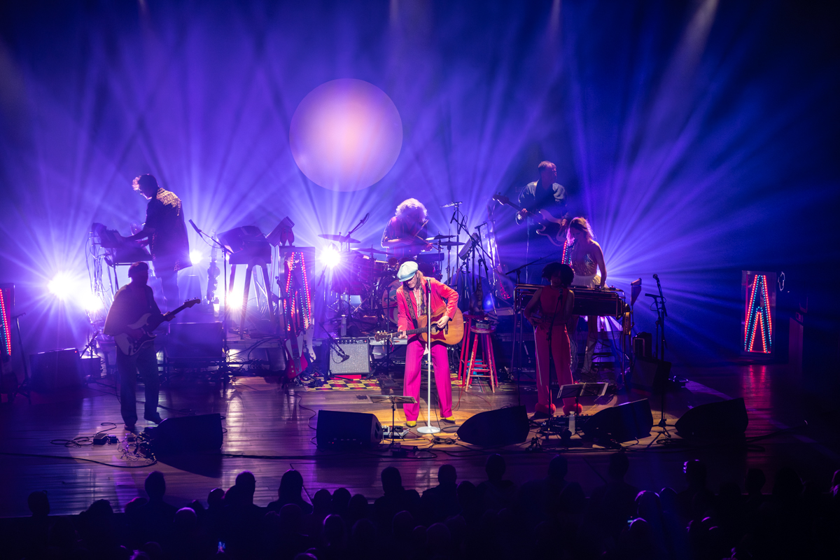 Stef Kamil Carlens & The Swoon @ De Roma, picture 6, photographed by Bart Janssens - FrontView Magazine