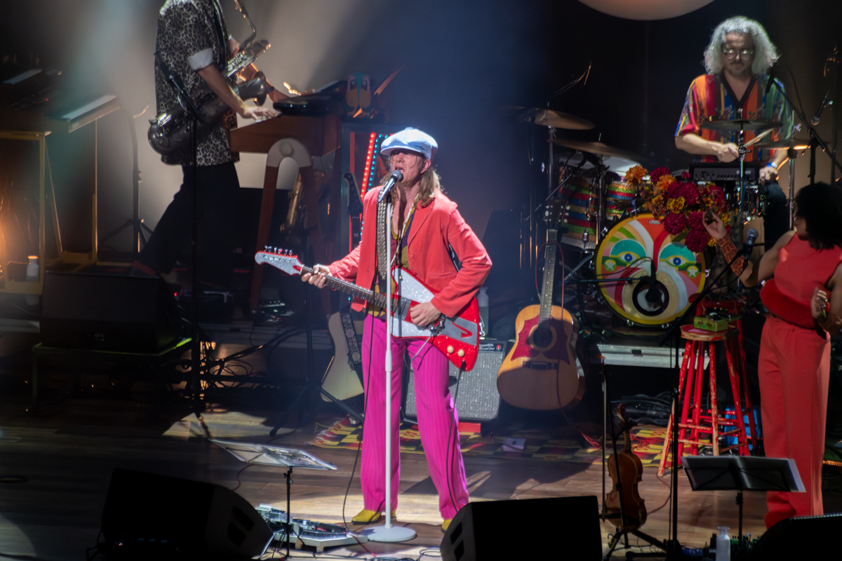 Stef Kamil Carlens & The Swoon @ De Roma, picture 15, photographed by Bart Janssens - FrontView Magazine