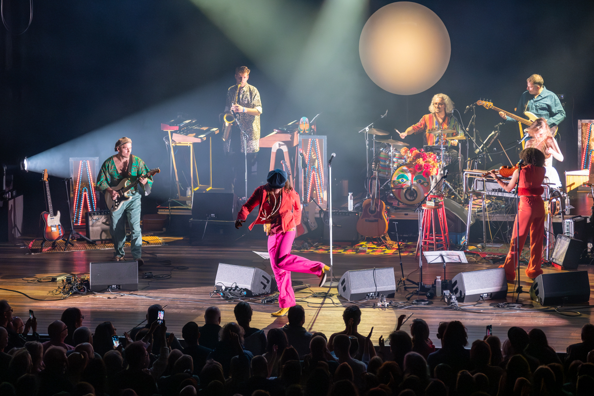 Stef Kamil Carlens & The Swoon @ De Roma, picture 20, photographed by Bart Janssens - FrontView Magazine