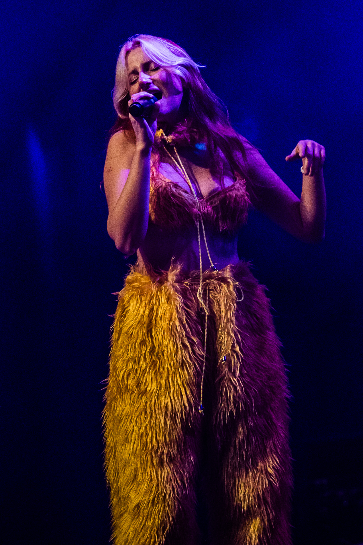 Chérine @ Het Depot, picture 20, photographed by Jürgen Bruynooghe - FrontView Magazine