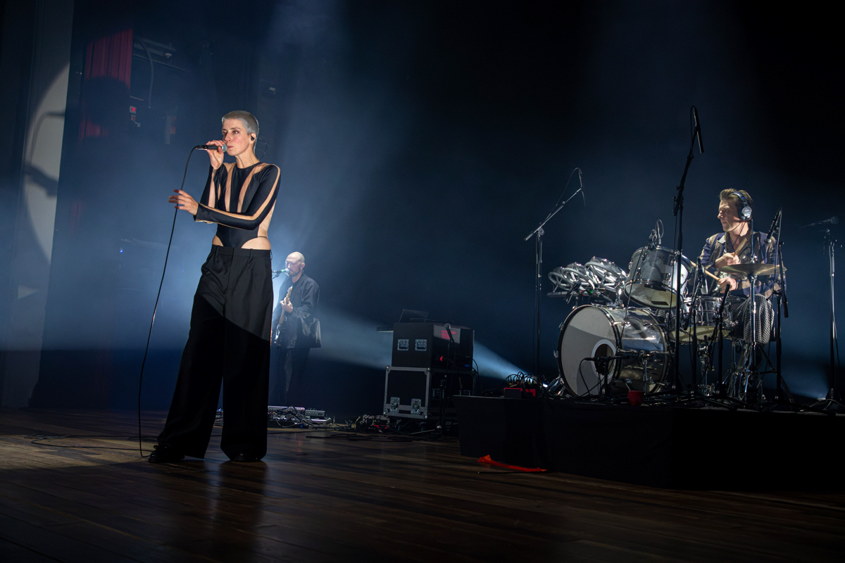 Elders @ De Roma, picture 11, photographed by dirk janssens - FrontView Magazine