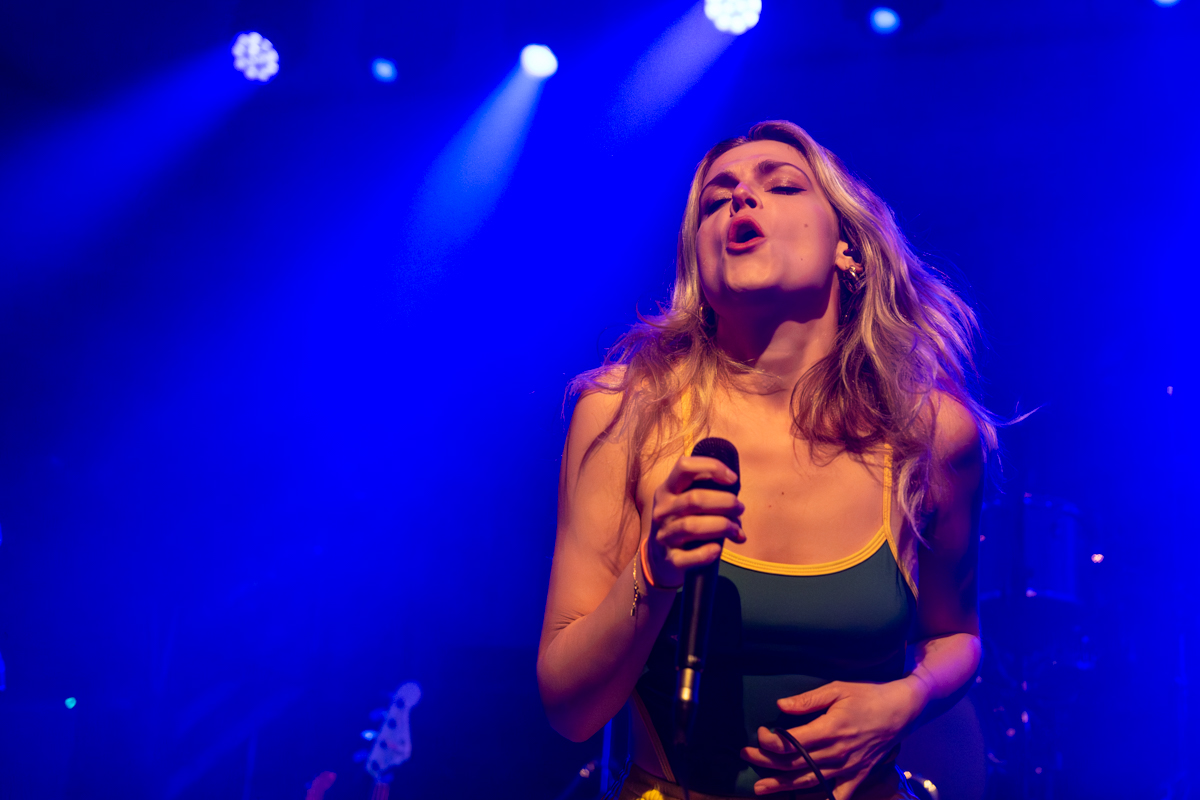 Oyesono @ De Casino, picture 11, photographed by Bart Janssens - FrontView Magazine