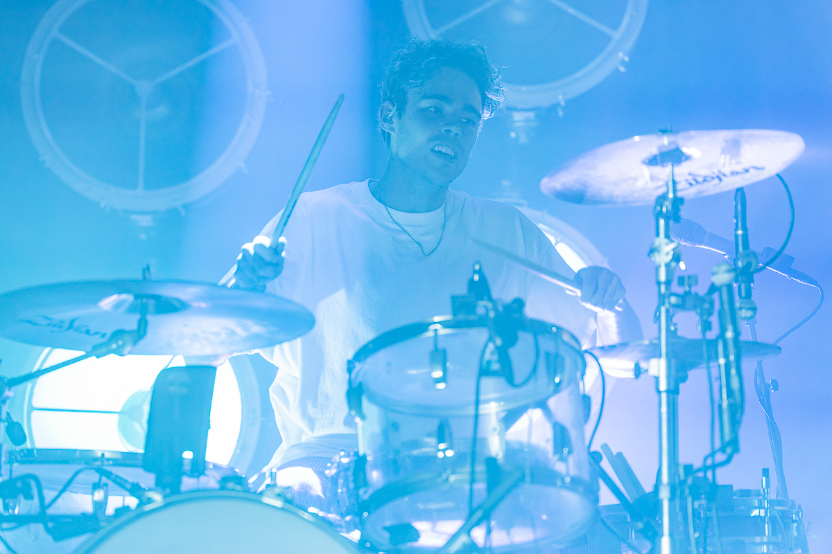 Royel Otis @ Trix, picture 4, photographed by David Johnson - FrontView Magazine