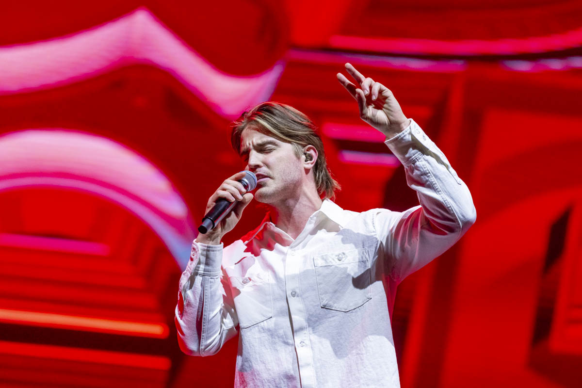 Q-pop 2024 @ Sportpaleis, picture 71, photographed by dirk janssens - FrontView Magazine