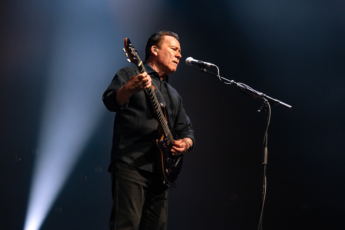 UB40 Celebrating 45 years @ Lotto Arena, picture 10, photographed by Marc Verdonck - FrontView Magazine